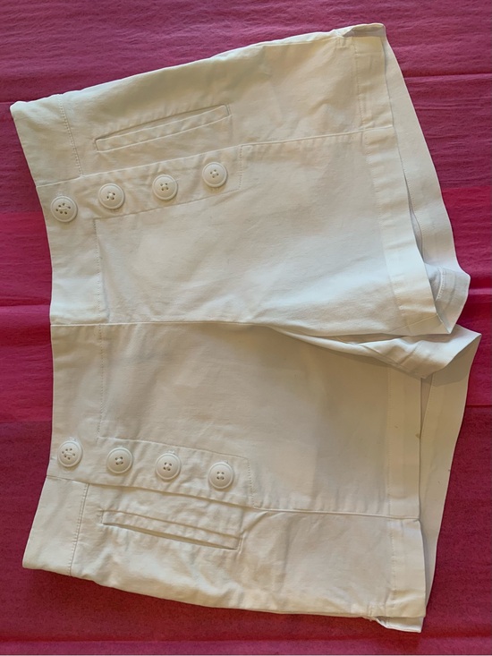 LOFT Pants - Loft Women’s White Button Accent Casual Shorts